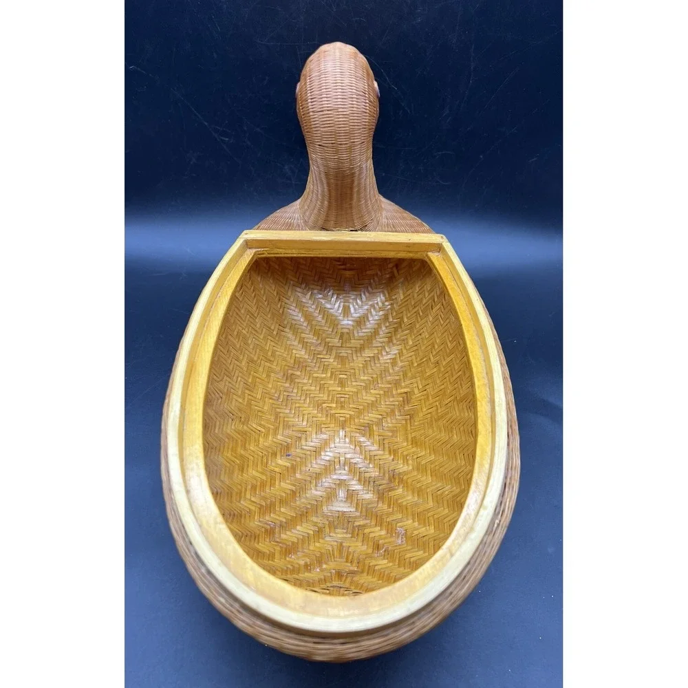 Vtg Woven Rattan Duck Basket w Lid Chinese Shanghai Rare ZheJiang Handicrafts